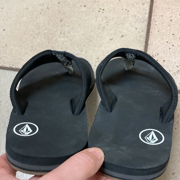Volcom, flip flops, size 5 - Picture 7 of 7